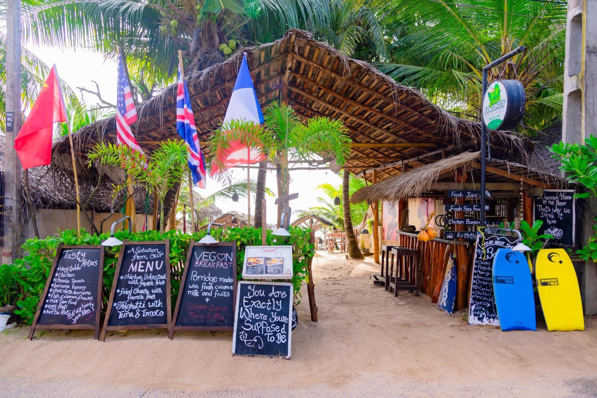 Golden Surfer Beach Hotel Tangalle Exteriér fotografie